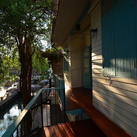 La Moon Hostel Bangkok Extérieur photo