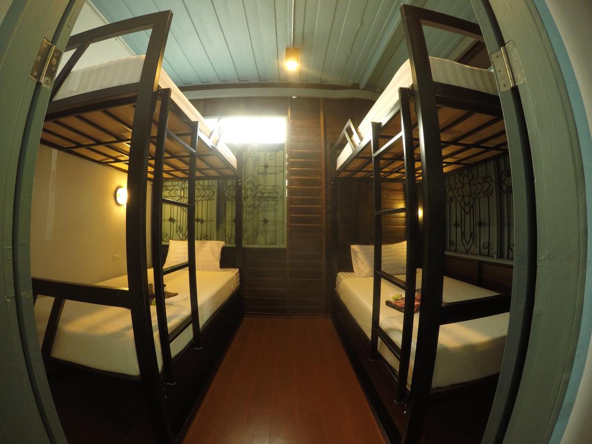 La Moon Hostel Bangkok Extérieur photo
