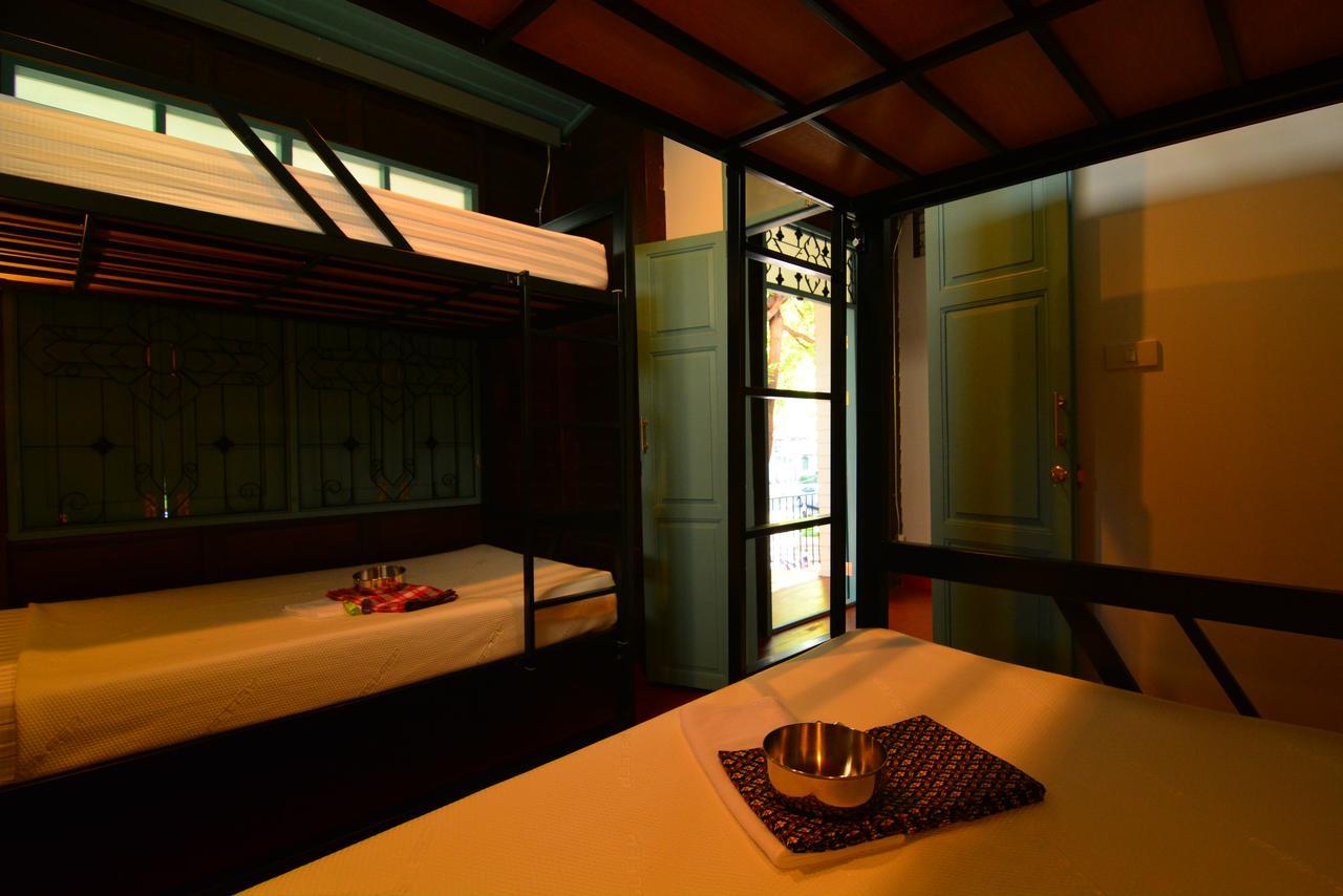 La Moon Hostel Bangkok Extérieur photo