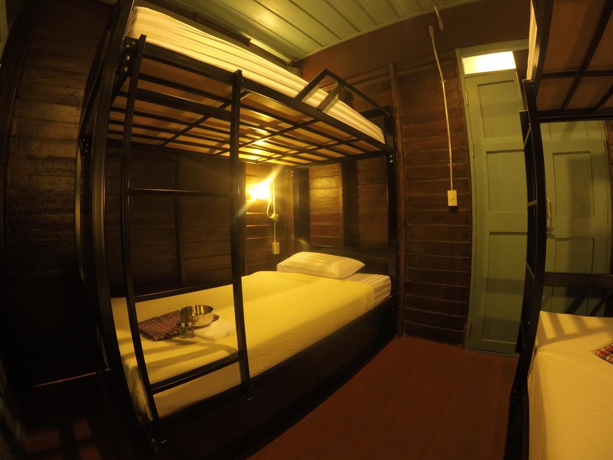 La Moon Hostel Bangkok Extérieur photo