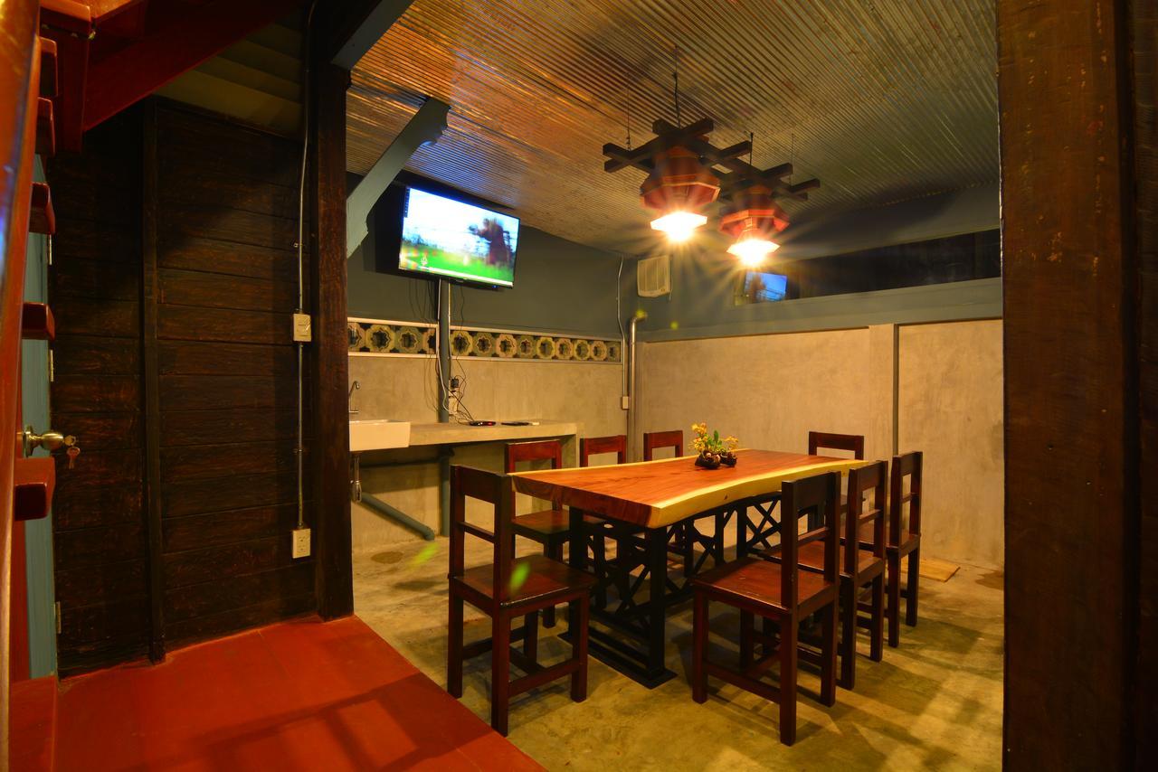 La Moon Hostel Bangkok Extérieur photo