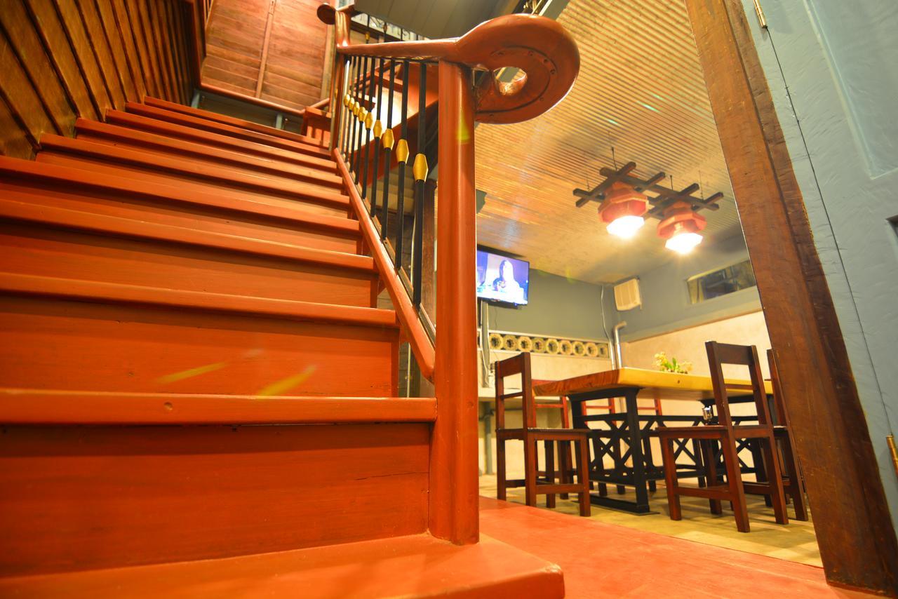 La Moon Hostel Bangkok Extérieur photo