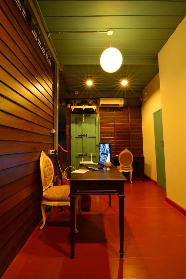 La Moon Hostel Bangkok Extérieur photo