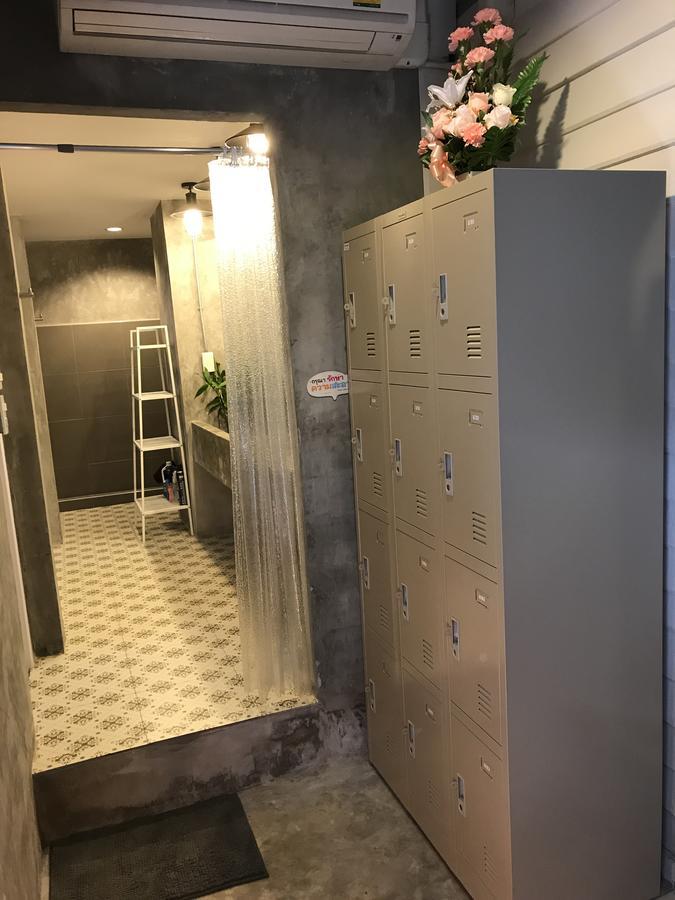 La Moon Hostel Bangkok Extérieur photo
