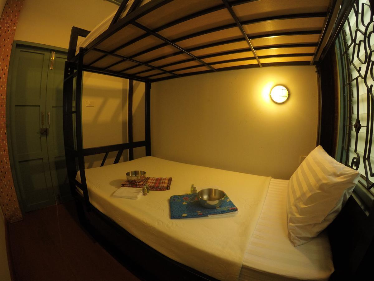 La Moon Hostel Bangkok Extérieur photo