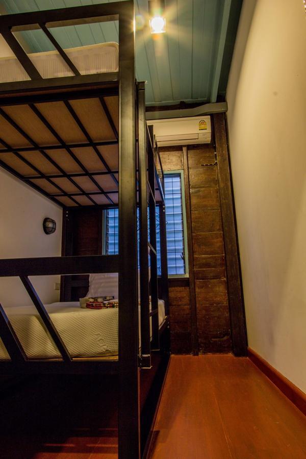 La Moon Hostel Bangkok Extérieur photo